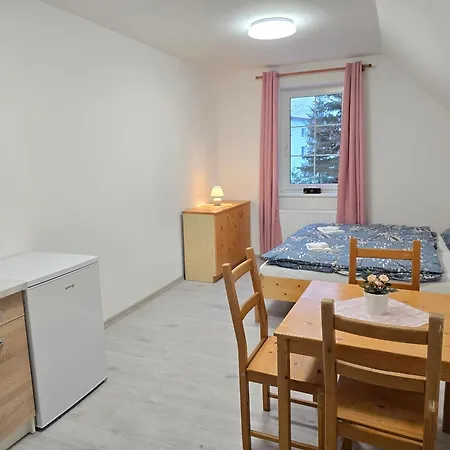 Almond Apartment *